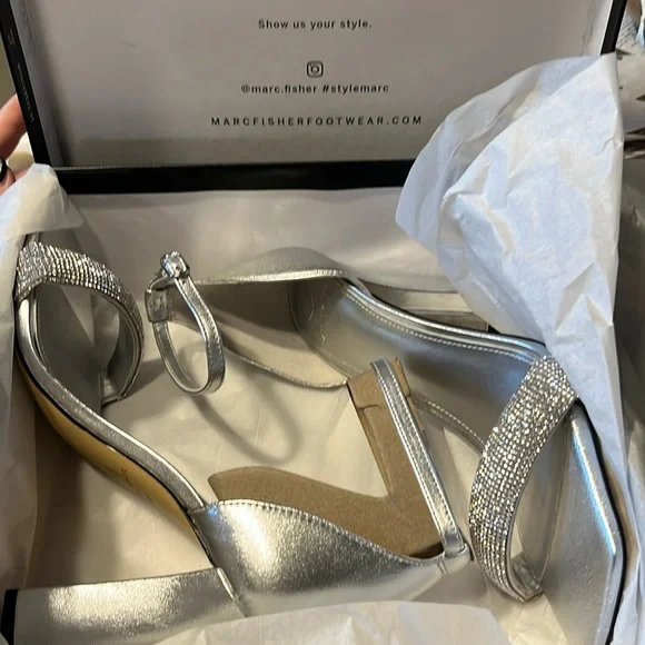 Marc Fisher | Shoes | Marc Fisher Formal Dress Shoes Size 85 M Silver With  Rhinestone Accents